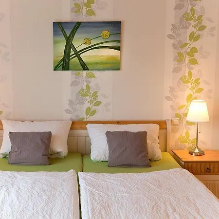 Zur Hessischen Schweiz Otel Doernhagen